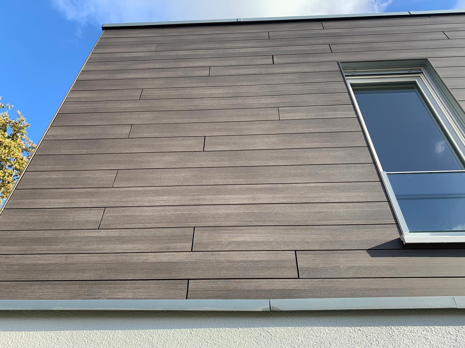Graue Trespa Pura Fassade.