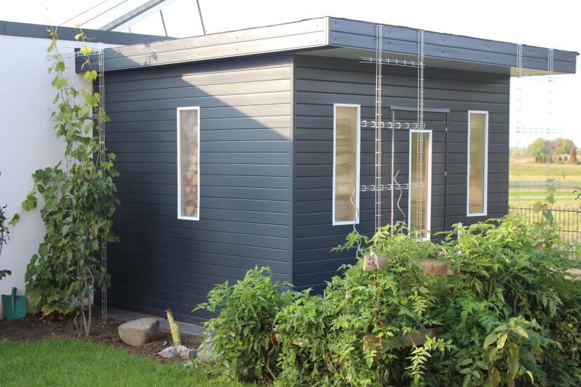 Gartenhaus in schwarz. DekoTop V1 in der Farbe basaltgrau.