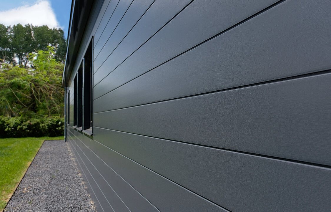 Fassade in schwarz