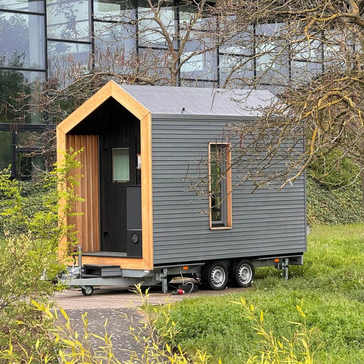 Modernes Tinyhouse aus WPC