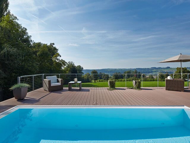 WPC Terrassen mit Pool